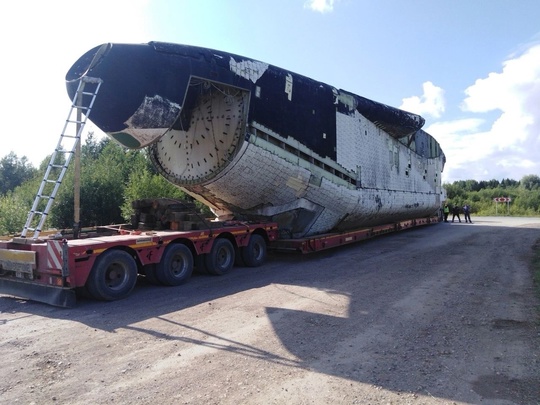 Космический корабль «Буран» провезли через Пермский край.

Он направляется в Екатеринбург в музей. Его..