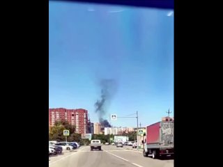 На окраине Ростова опять что-то горит 🔥 

Ориентировочно, источник пожара находится на Орбитальной, но..
