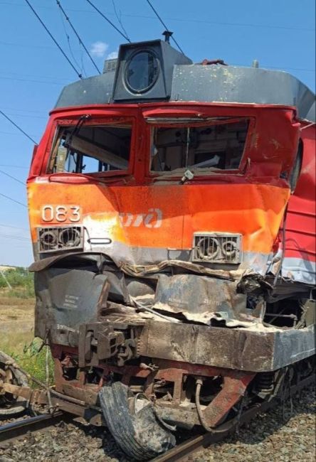 За рулем КАМАЗа, влетевшего в пассажирский поезд в Волгограде, был 43-летний Асламбек Усматов.

По данным СМИ,..