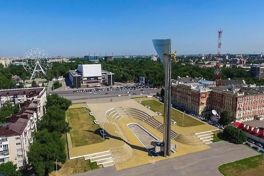На Театральной площади в Ростове заменят тротуарную плитку, на это будет выделено более 1.6 млн..