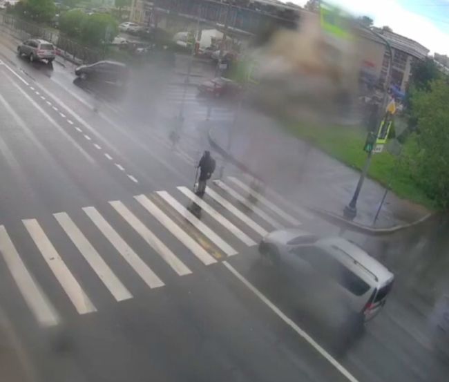 Водитель сбил мужчину с тростью, переходившего на зелёный

ДТП произошло на перекрёстке улицы Массальского..