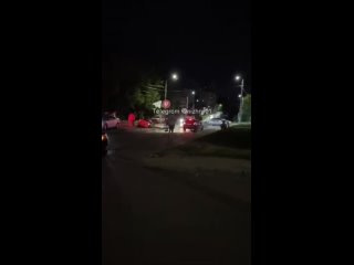 Сегодня ночью на улице Горной столкнулись несколько машин, от чего одна улетела в огромный провал на..