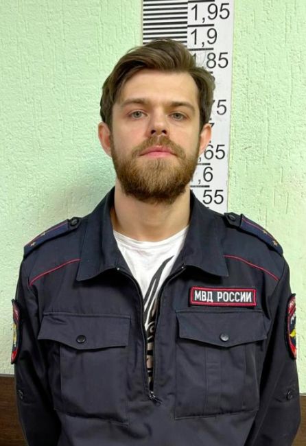 В Петербурге задержали блогера, нарядившегося полицейским

Днём 9 июля полицейский патруль заметил на..