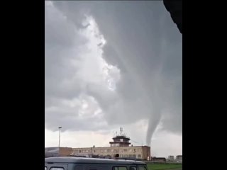 🌪 На Башкирию обрушится мощный ураган 
 
В ближайшие сутки по республике прогнозируются кратковременные..