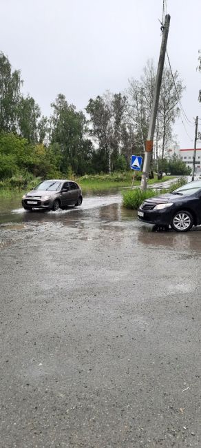 💦 Потопы в Челябинске продолжаются

«Вот так сейчас выглядит улица Кронштадтская/Энергетиков. Даже..