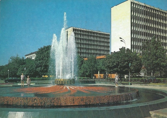 Очень теплая коллекция открыток с Краснодаром, 1982 год...
