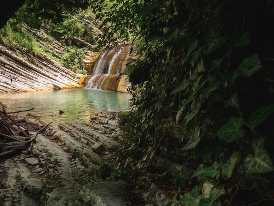 Про Водопады Коаго. 

Мои любимые водопады в районе Геленджика, балансирующие на тонкой грани доступности и..