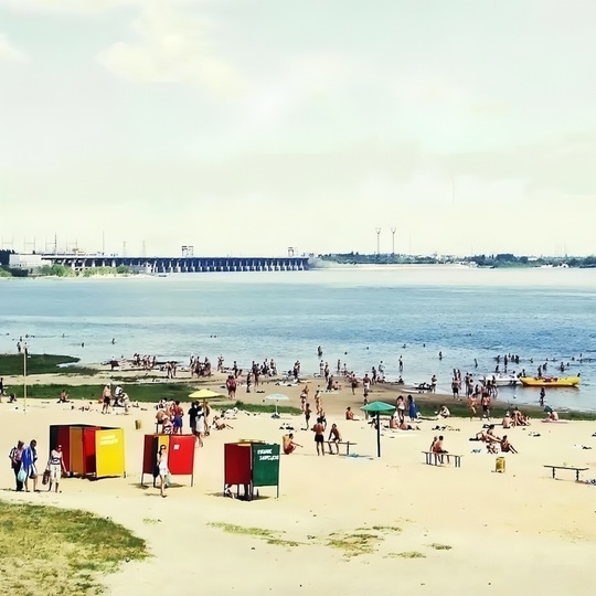Минутка ностальгии 🥹 Легендарный пляж на Спартановке летом 2000-го года ⛱☀

Классное было местечко! Помните..