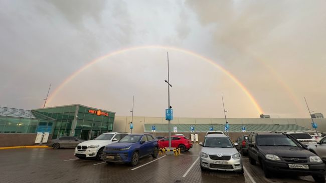 😍В небе над Уфой после дождя появилась радуга 
 
🌈Красивые снимки от наших подписчиков! 
 
А какая у вас..