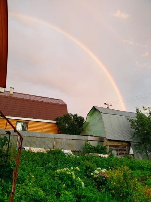 😍В небе над Уфой после дождя появилась радуга 
 
🌈Красивые снимки от наших подписчиков! 
 
А какая у вас..