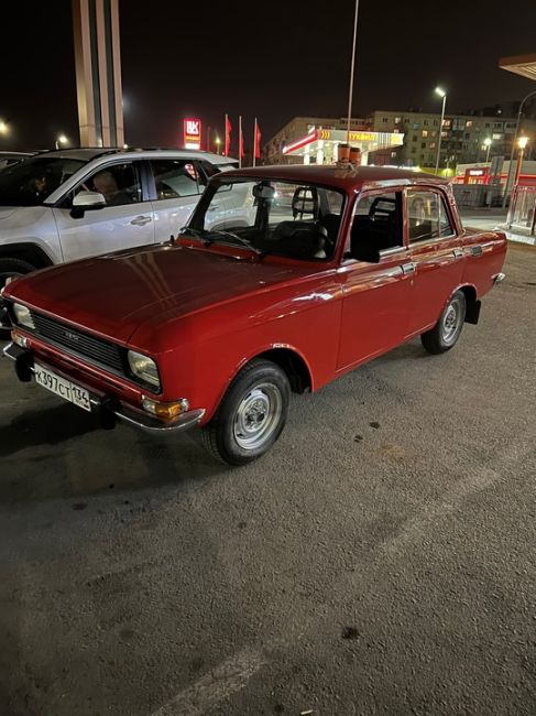 Волгоград раньше – это город разноцветных ВАЗов и «Москвичей» 😍😍😍

🚗🚙🚌 На дорогах города можно было..