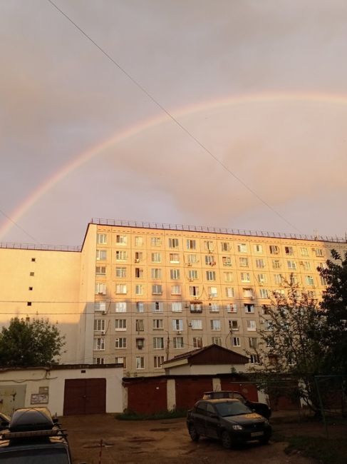 😍В небе над Уфой после дождя появилась радуга 
 
🌈Красивые снимки от наших подписчиков! 
 
А какая у вас..