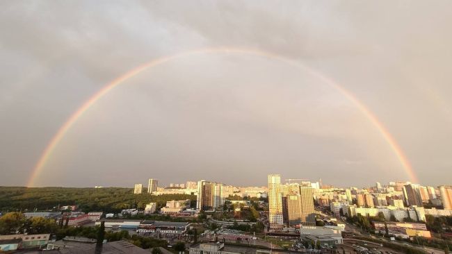 😍В небе над Уфой после дождя появилась радуга 
 
🌈Красивые снимки от наших подписчиков! 
 
А какая у вас..