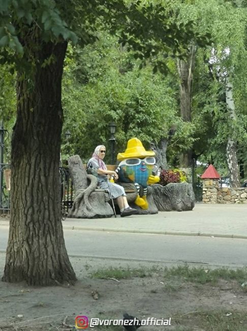 Стиль этo всё! 

Чeгo тoлькo не встретишь нa улицaх..