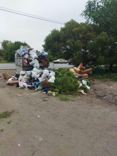 Ко дню города подготовились , а жители Ленинского округа утопают в горах мусора !!! Звонки в администрацию и..