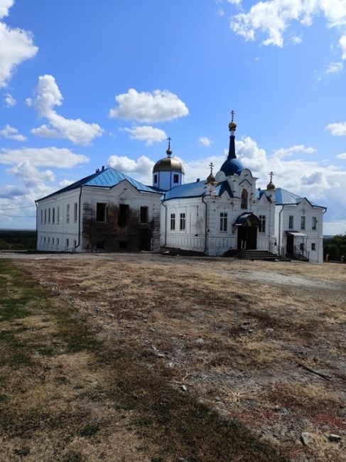 О ситуации в Курской области.
 
Вчера ВСУ с 8 утра атаковали российские позиции в Курской области. 
 
За..