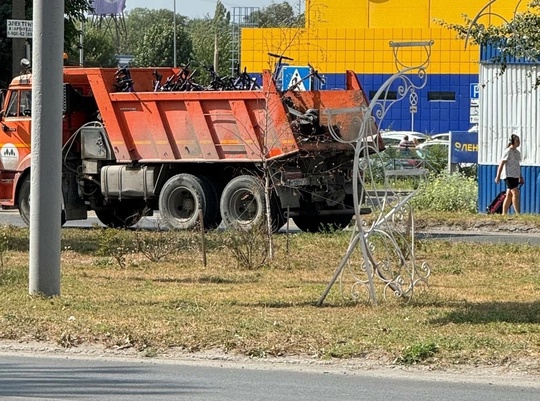 Власти Таганрога начали изымать неправильно припаркованные электросамокаты 

Мэр Таганрога Андрей Фатеев..