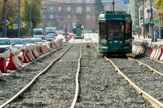 🚊 Кто бы мог подумать? Ремонт трамвайных путей на Теплотехе снова затянулся!

Открытие движения вагонов на..