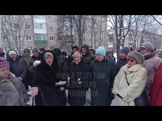 🗣️ Нижегородцы снова жалуются на холод и требуют мэра включить отопление раньше 1 октября.

В первую..