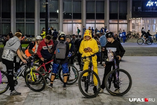 🚴‍♂ «Ночь тысячи велосипедистов» в Уфе
 
😍Любители велосипедов проехались колонной от Машиностроителей..