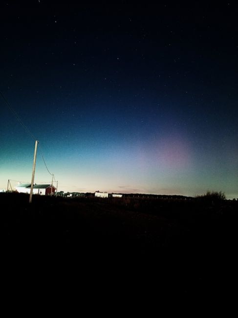 ✨ 😍Яркое северное сияние накрыло Россию — всё из-за магнитой бури,

Северная сказка в разных уголках..