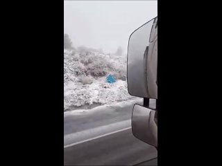 Первый  снег  уже  выпал  на  юге  Красноярского  края!  ❄️

Природный  парк  Ергаки  и  трасса  Р-257  уже  засыпаны..