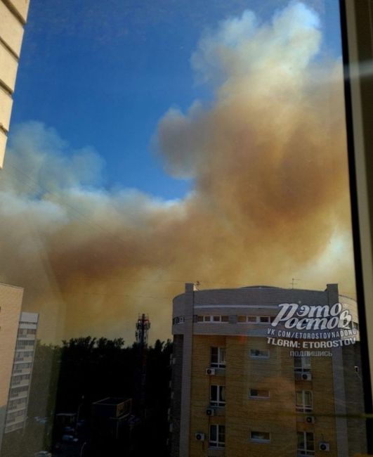 📷 Апокалиптичное небо над Ростовом. Дымом заволакивает центр, Западный, Нахичевань,..