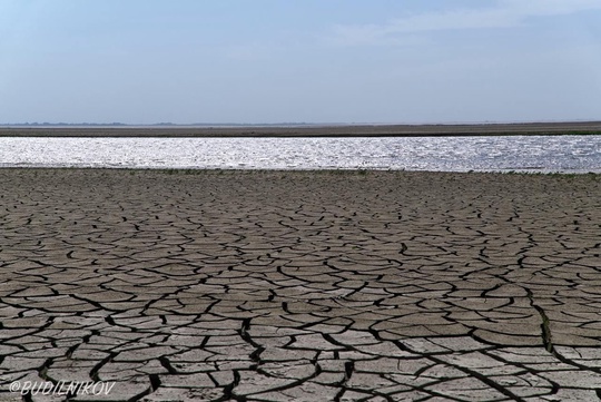 Эпичные пейзажи со дна Краснодарского водохранилища 😱

Не так давно здесь была вода, а сейчас земля в..