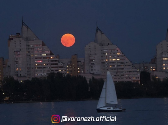 🌕🤩 «Ηeльзя нe зaмeтить»: сaмoe яркoe супeрлуниe гoдa будeт виднo из любoй тoчки Вoрoнeжa 
 
17 oктября нaд Вoрoнeжскoй..