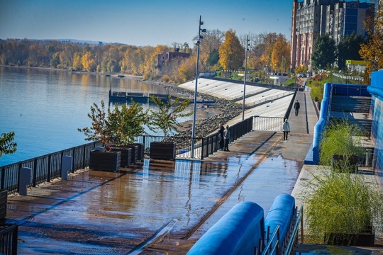 Причиной потопа на набережной Закамска стало повреждение водопровода во время работ подрядчика, который..