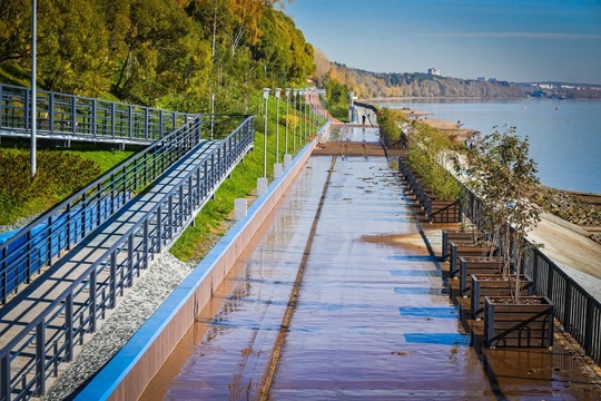 Причиной потопа на набережной Закамска стало повреждение водопровода во время работ подрядчика, который..