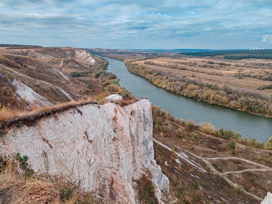 Краски осени в Сторожевом 😍

Фото: Мария Соколова..