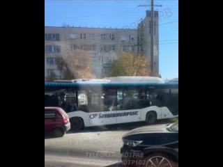 ⚡Массовое ДТП в Уфе: автобус "Башавтотранс" наехал на 13 (!) припаркованных авто 
 
По некоторым данным,..