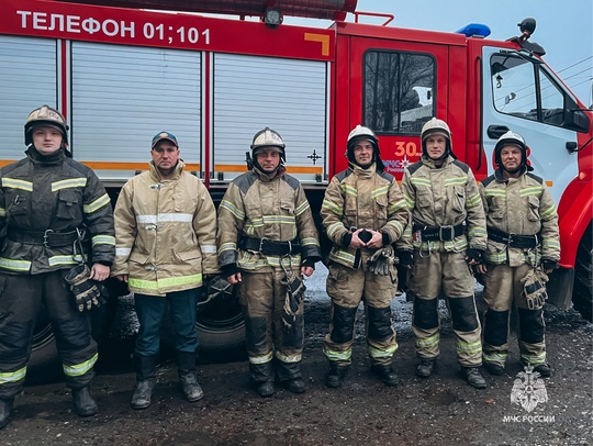 🔥В Губахе этой ночью огнеборцы МЧС России спасли бабушку и внука на пожаре 
 
На улице Тюленина в городе..