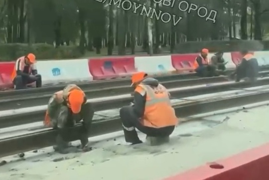 🚧Нижегородцы страдают в пробках на улице Белинского.
Тем временем дорожные..