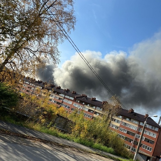 В Перми произошел пожар на промышленном предприятии на улице Соликамская. 

Произошло короткое замыкание..