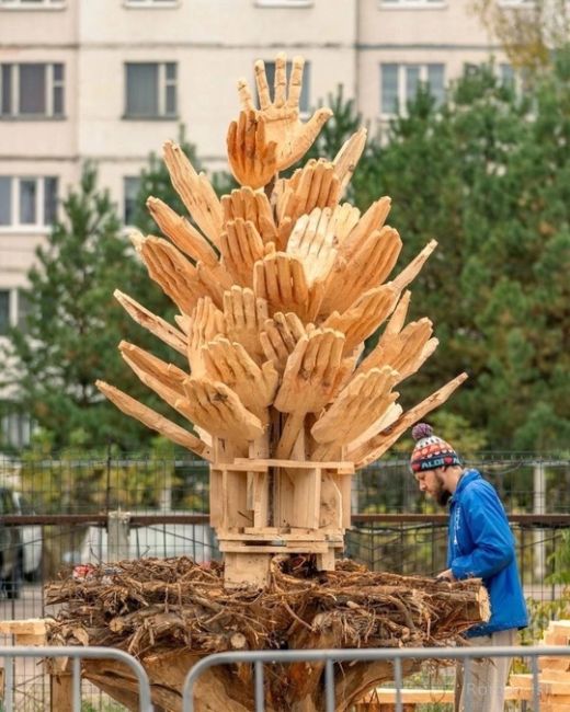 В Дзержинске прошел фестиваль художественной резьбы по дереву «КОРНИ».
 
Резчики по дереву со всей страны..