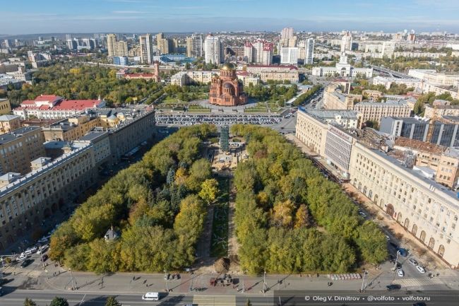 Реставрация братской могилы защитников Царицына и Сталинграда в сквере Павших борцов! 🌟

Момент,..