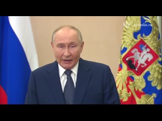 Сегодня в России празднуется День учителя.

Владимир Путин поздравил педагогов с их профессиональным..