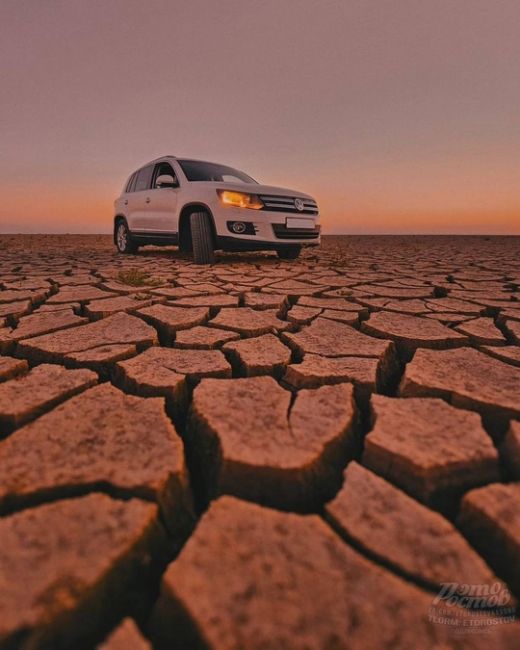 🏜 Так выглядит пересохшее краснодарское водохранилище. Будто пустыня. А всё из-за засушливого..