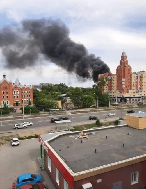 В мае 2022 года у соседей загорелся не большой дом (Учебная 54) и к сожалению сгорел и соседний двухэтажный  мой..