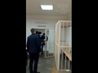 Полицейский, разгонявший протесты в Петербурге, обживается в СИЗО

Октябрьский районный суд арестовал..