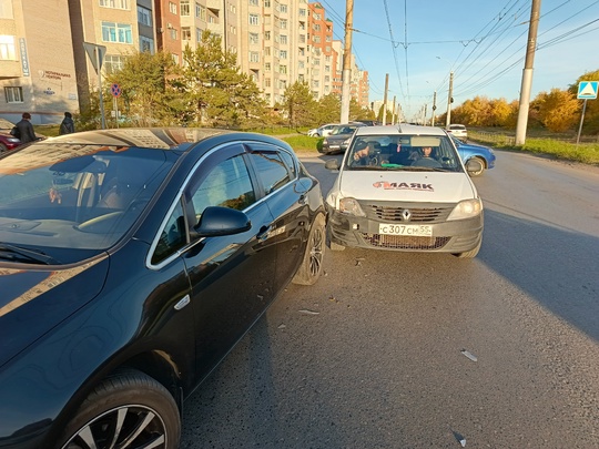 Ищу свидетелей ДТП, которое произошло 4 октября в 8.07 на пешеходном переходе по  проспекту Комарова, на углу..