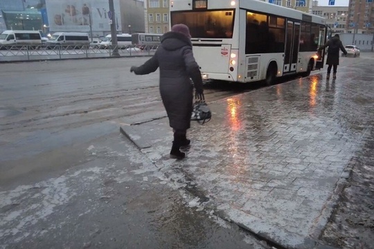 ❗️Жителей самарской области вновь предупреждают о гололедице ночью и утром в четверг.

В ночь на четверг..