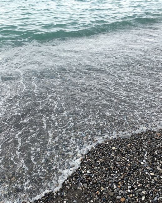 Вторая половина октября в Сочи 🌥️

Людей на пляжах уже сильно меньше, официально объявили о закрытии..