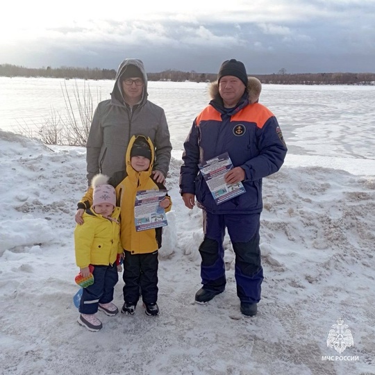 ‼️Выход на тонкий лёд — прямой путь к трагедии

В период осеннего ледостава возрастают риски провала людей..