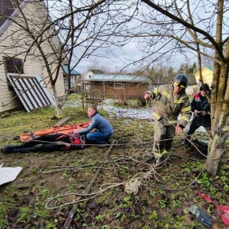 Под Колтушами спасателям пришлось доставать 73-летнего пенсионера из 13-метрового колодца 

Инцидент..