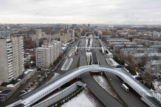 В начале декабря планируется открыть движение по обновленному Горьковскому шоссе. 
 
Новое шоссе станет..