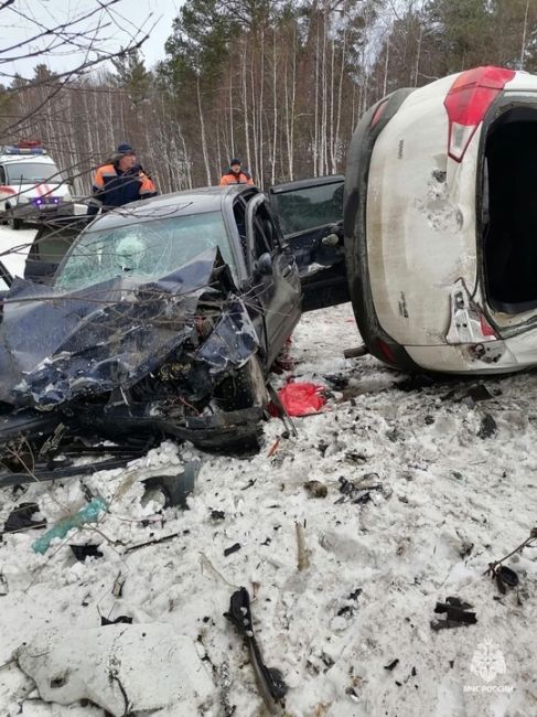 💥В смертельном ДТП на трассе в Башкирии травмировались дети 
 
Днем 17 ноября Toyota RAV4 и Hyundai Elantra ехали по..