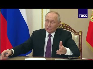 🤬 "Материтесь культурно!" — Путин о том, как ругаться по-русски

🗣️ "Мат — часть русского языка, но бороться..